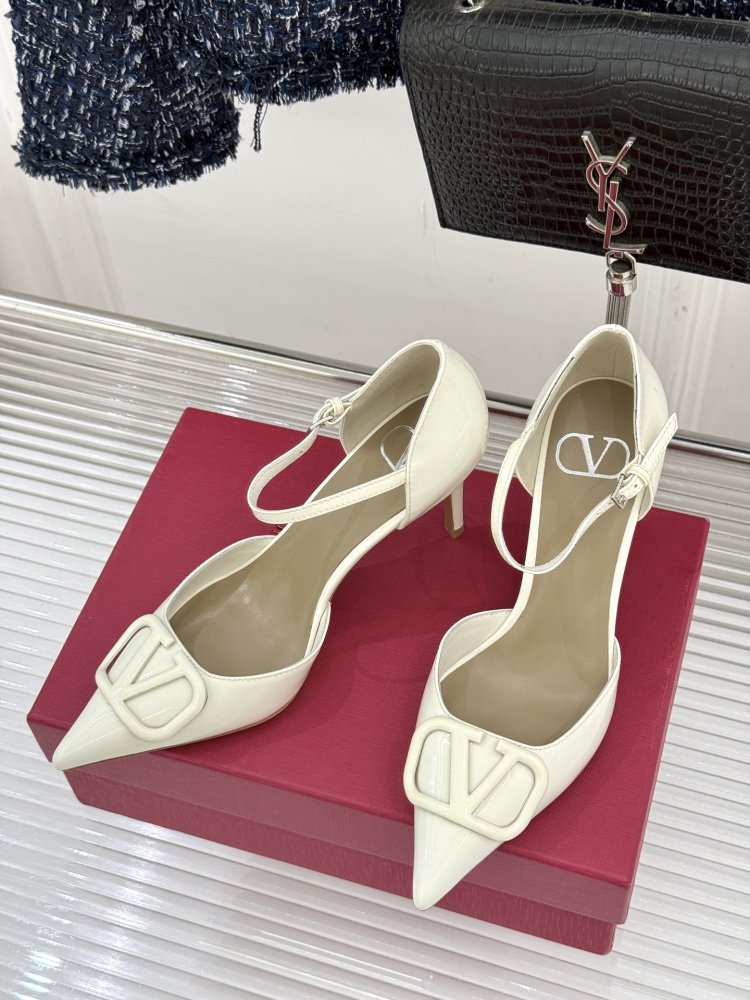 Shoes d'Orsay on stud from close gold logo and strap фото 2