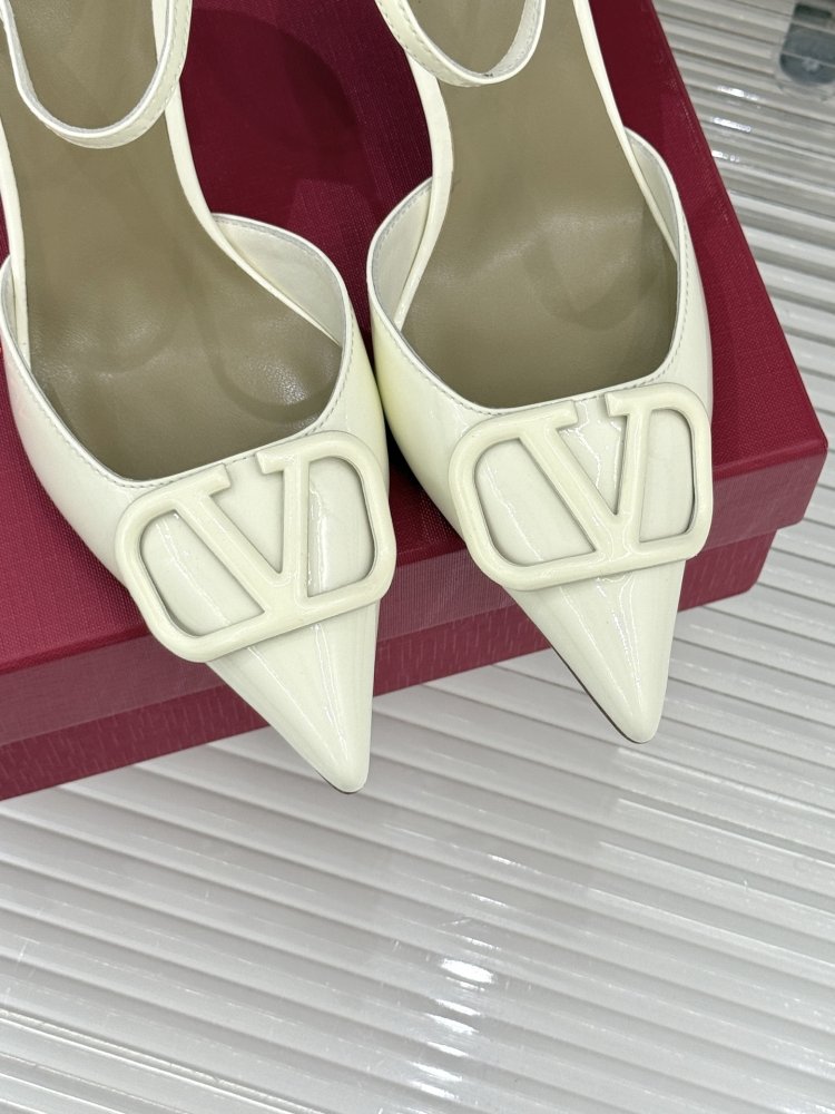 Shoes d'Orsay on stud from close gold logo and strap фото 7