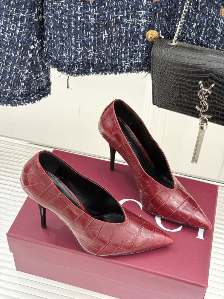 Туфлі з шкіри крокодила на гострому високому підборах фото 3
