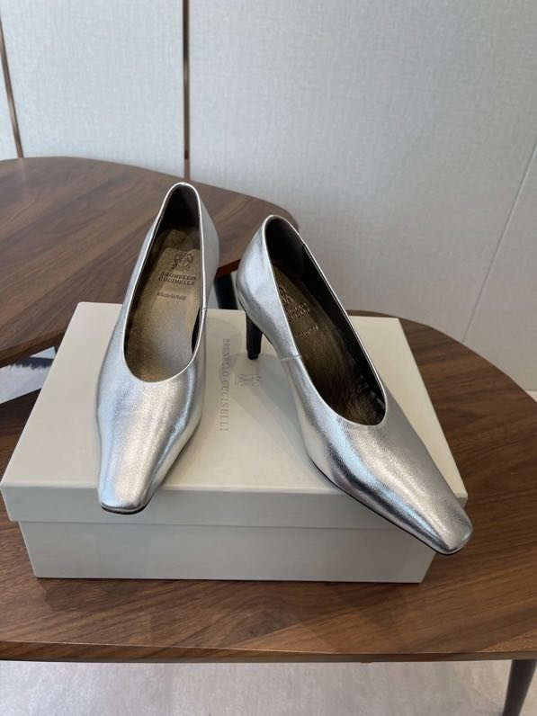 Туфли кожаные на каблуке