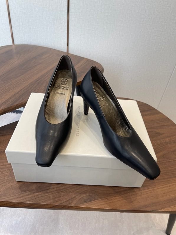 Туфли кожаные на каблуке