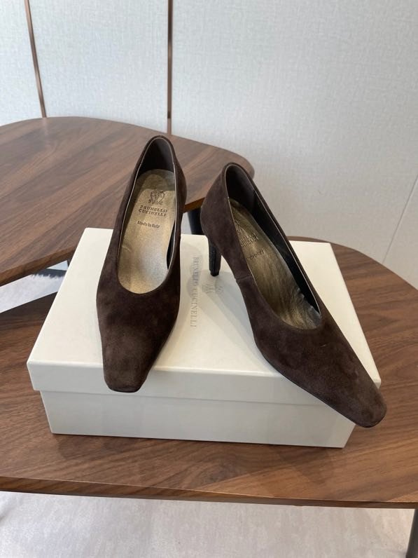 Туфли кожаные на каблуке