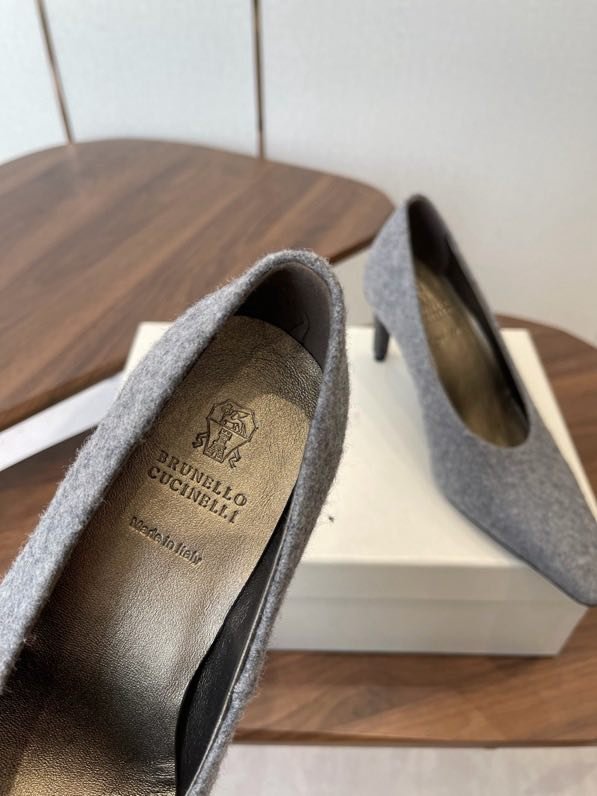 Туфли кожаные на каблуке фото 3