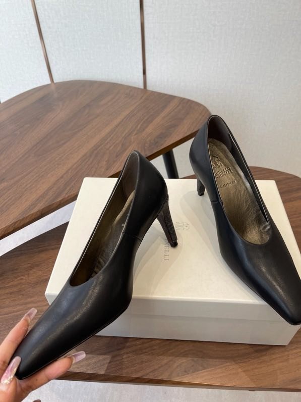 Туфли кожаные на каблуке фото 5