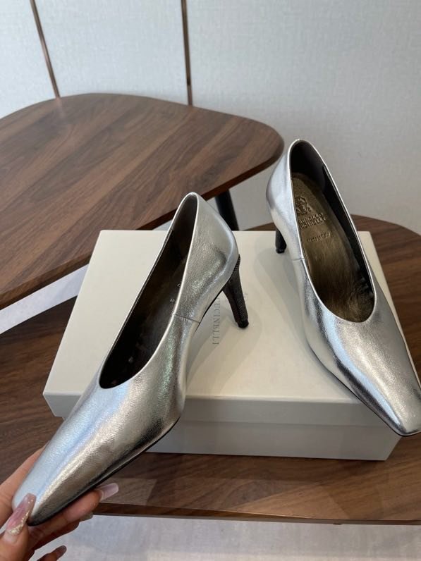 Туфли кожаные на каблуке фото 6