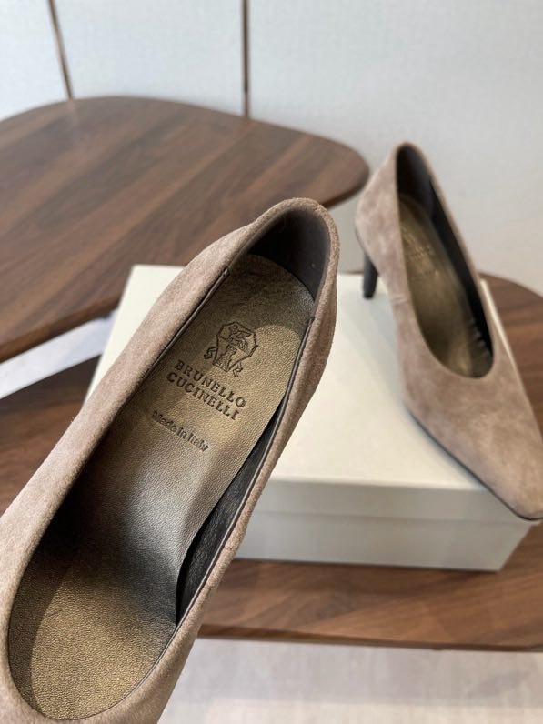 Туфли кожаные на каблуке фото 9