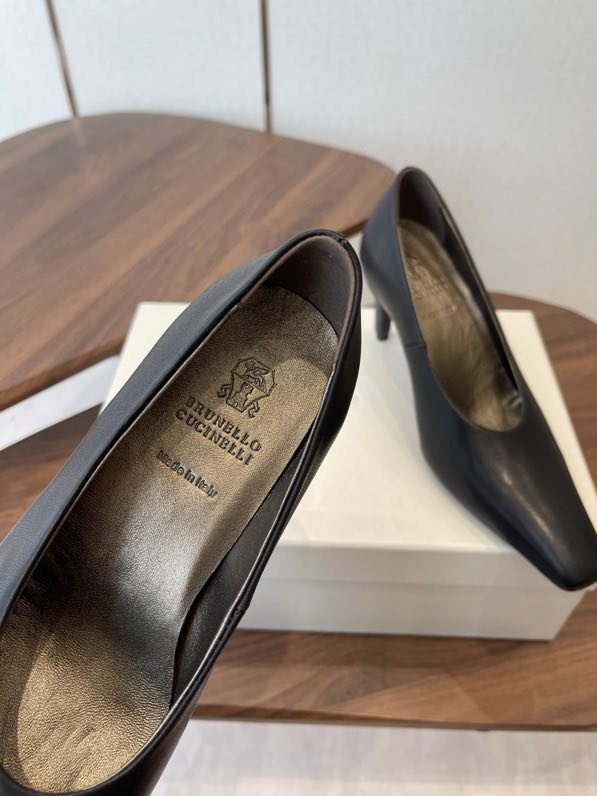 Туфли кожаные на каблуке фото 9