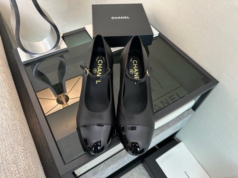 Туфли кожаные на жемчужном каблуке