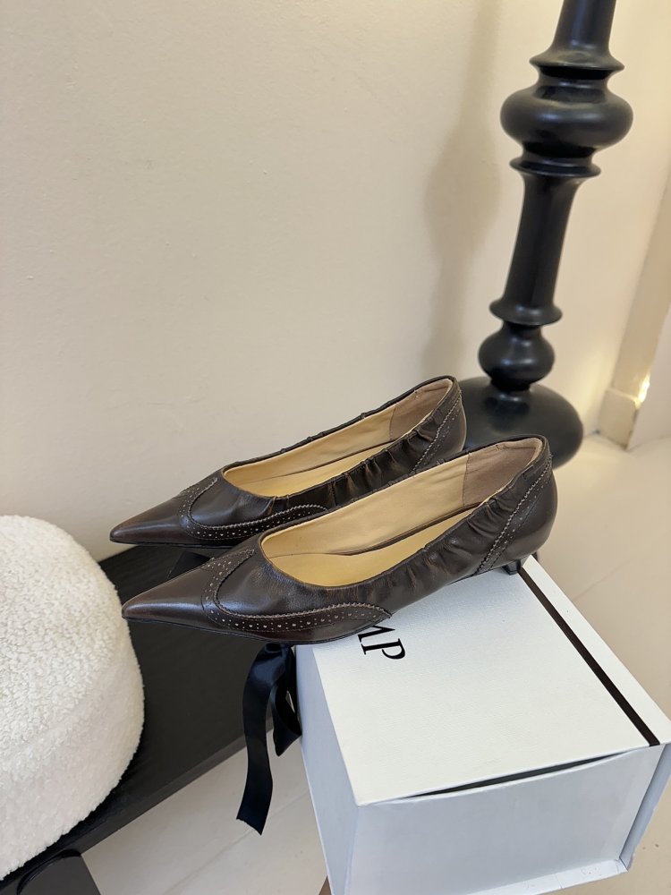 Туфли кожаные с острым носком фото 5