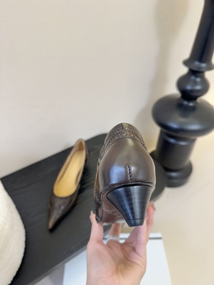 Туфли кожаные с острым носком фото 7