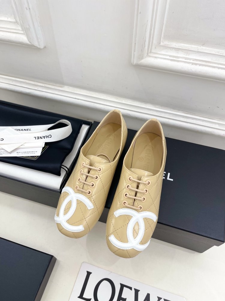 Shoes leather women's on lace фото 5