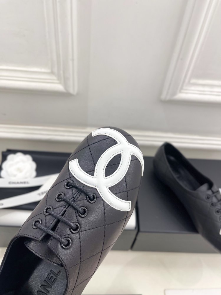 Туфлі шкіряні жіночі на шнурівці фото 6