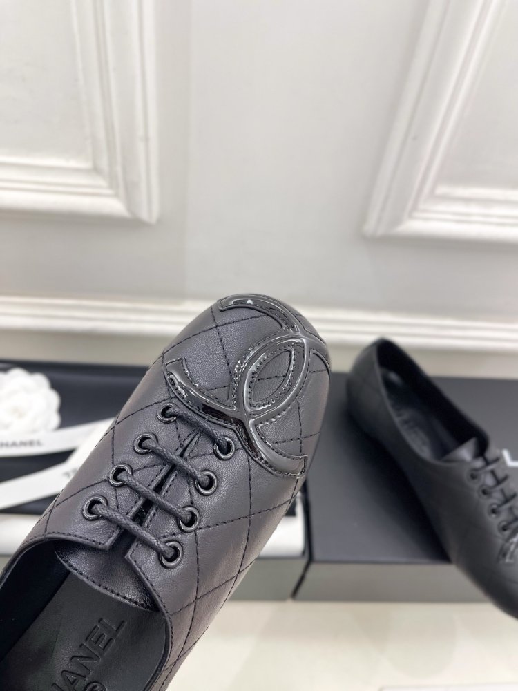 Shoes leather women's on lace фото 6