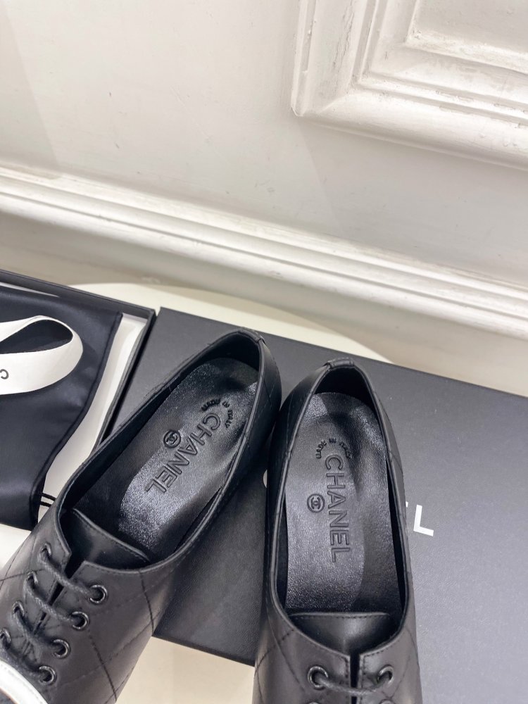 Туфлі шкіряні жіночі на шнурівці фото 7