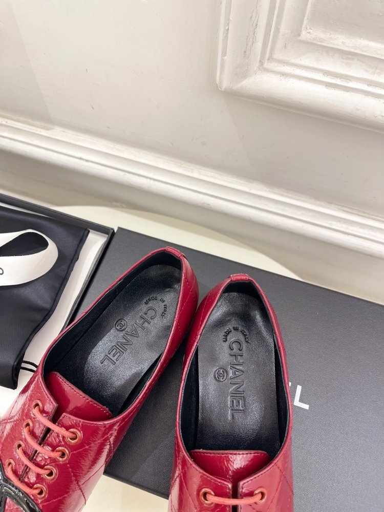 Shoes leather women's on lace фото 8