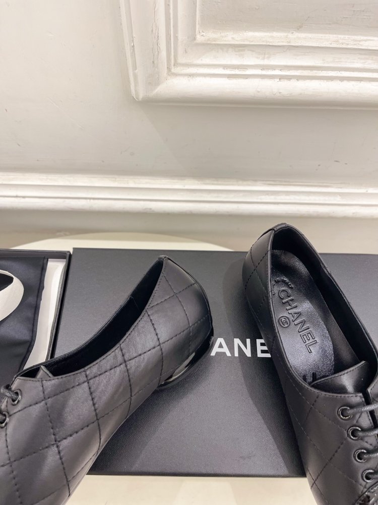 Shoes leather women's on lace фото 8