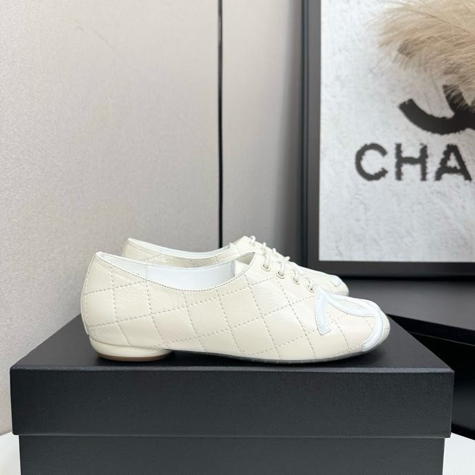 Туфлі шкіряні жіночі