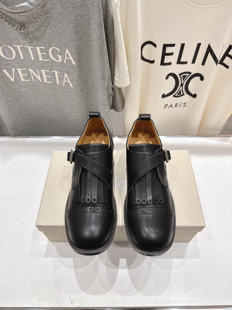 Shoes leather women's