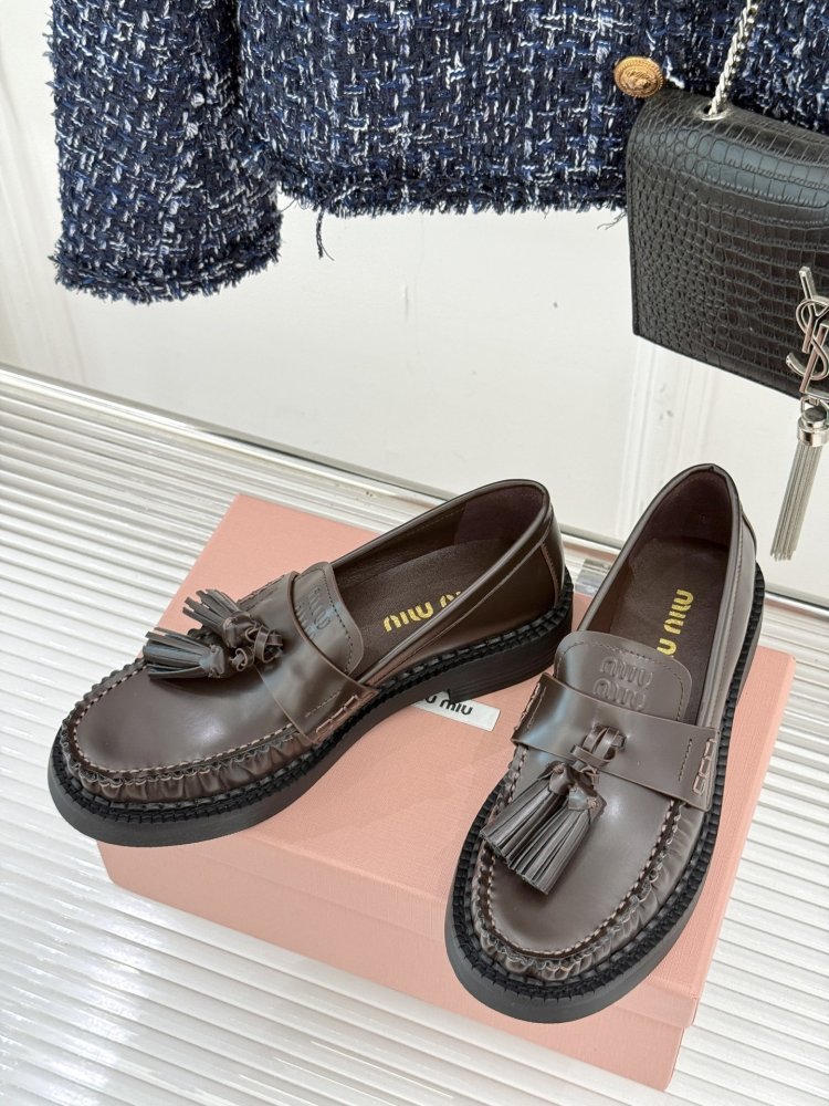 Туфлі шкіряні жіночі фото 2