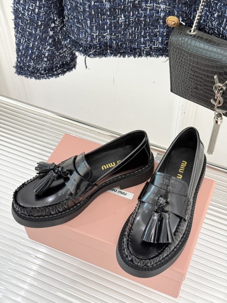 Shoes leather women's фото 2