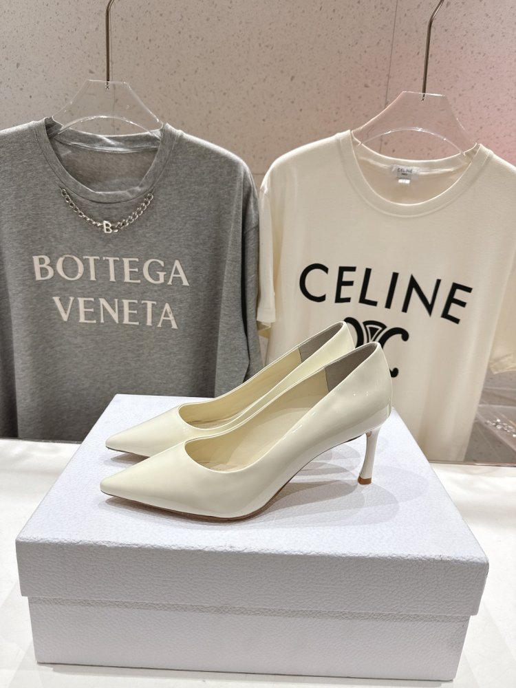 Туфли лодочки на среднем каблуке фото 3