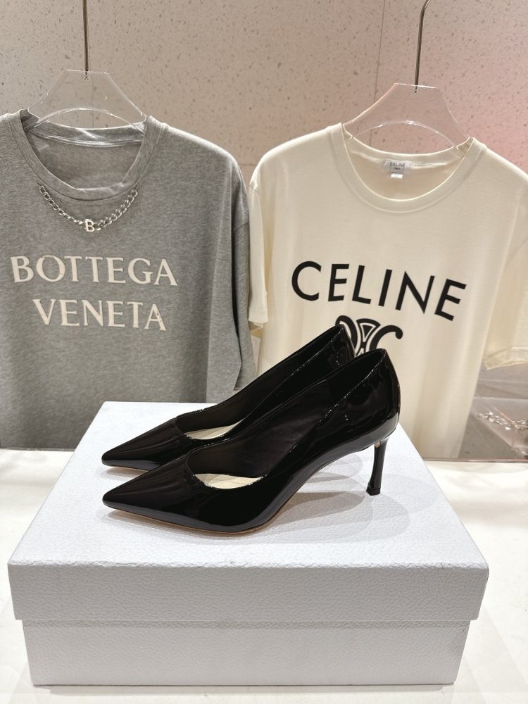 Туфлі човники на середньому підборах фото 3