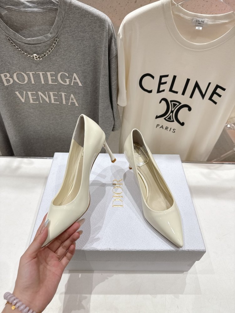 Туфли лодочки на среднем каблуке фото 4