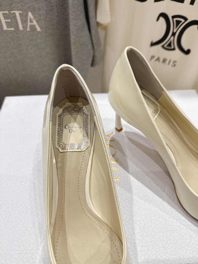 Туфли лодочки на среднем каблуке фото 6