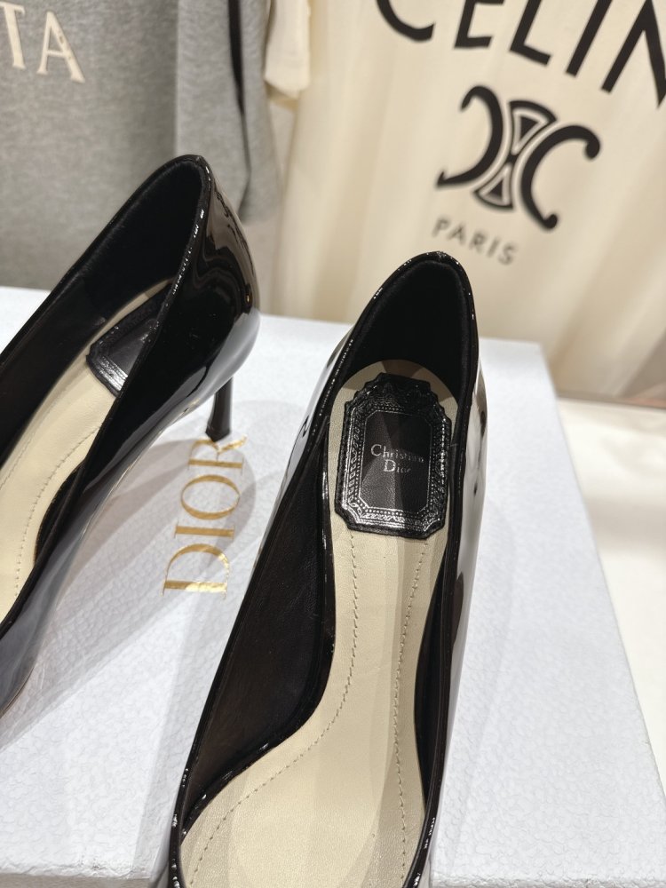 Туфлі човники на середньому підборах фото 6