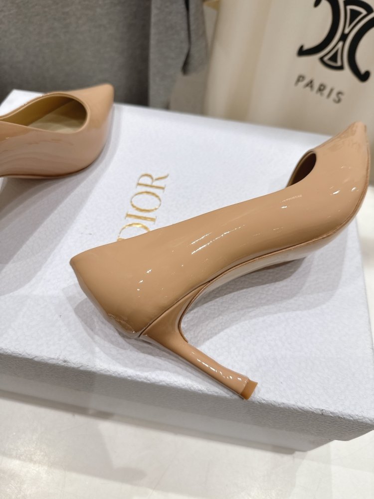 Туфлі човники на середньому підборах фото 8