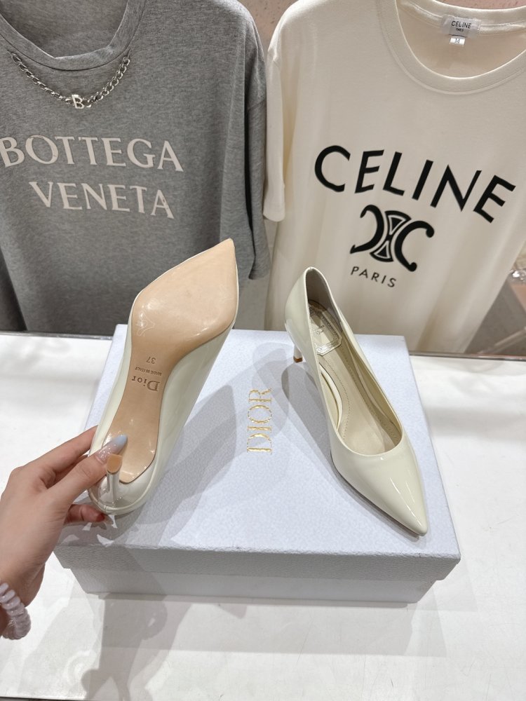 Туфли лодочки на среднем каблуке фото 9