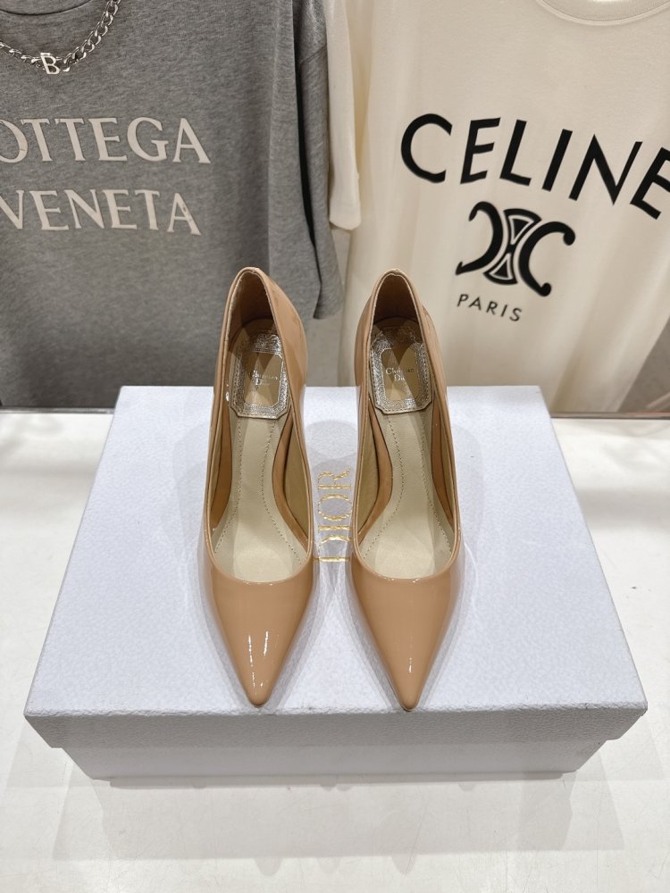 Туфли лодочки на высоком каблуке