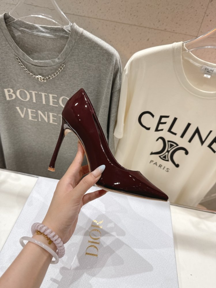 Туфлі човники на високому підборах фото 5