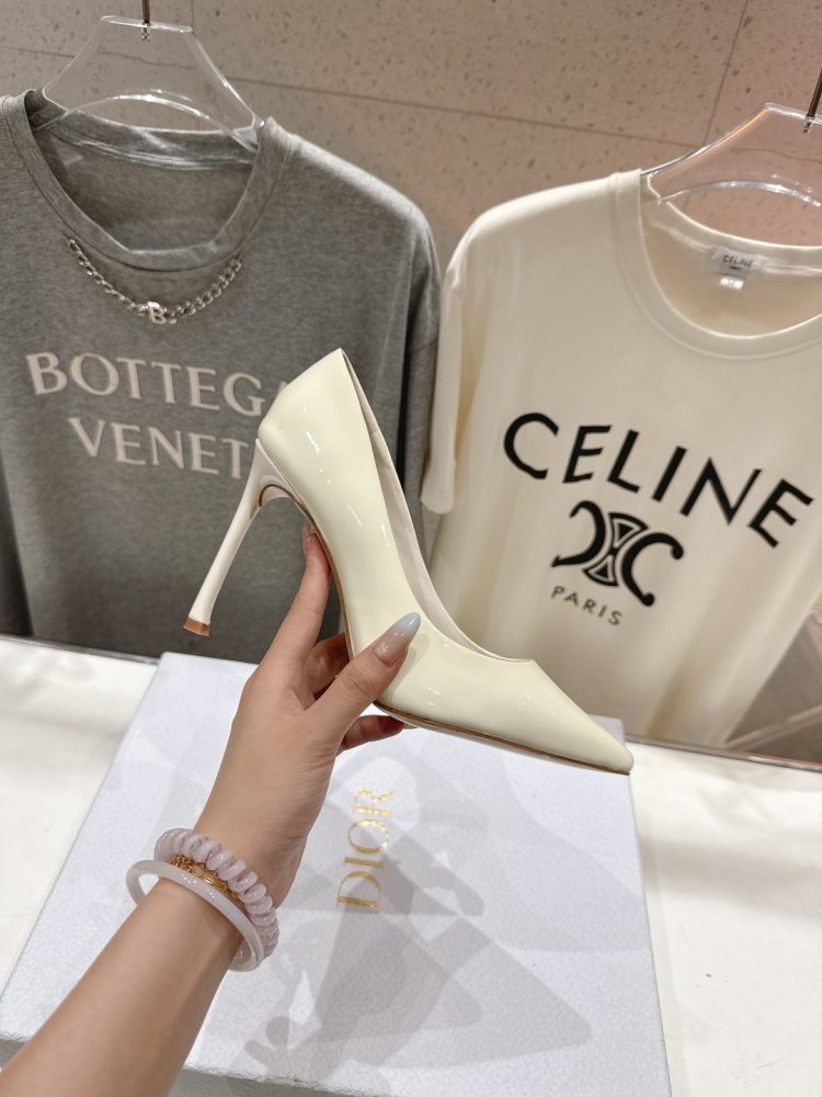 Shoes boats on high heel фото 5