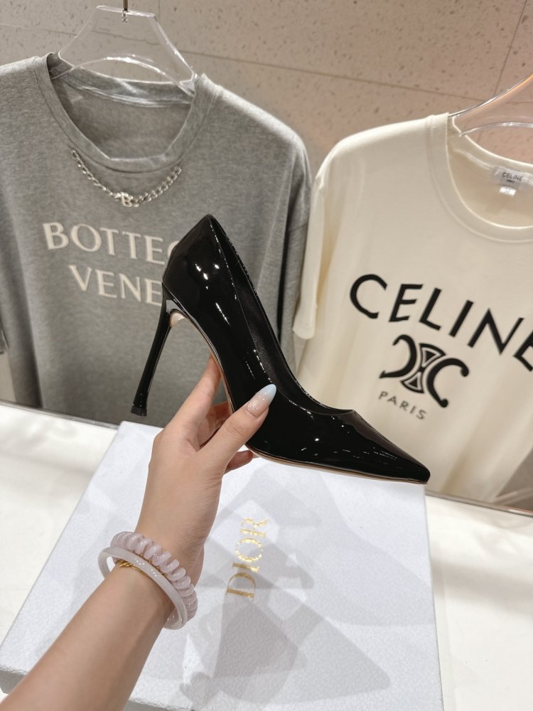 Shoes boats on high heel фото 5