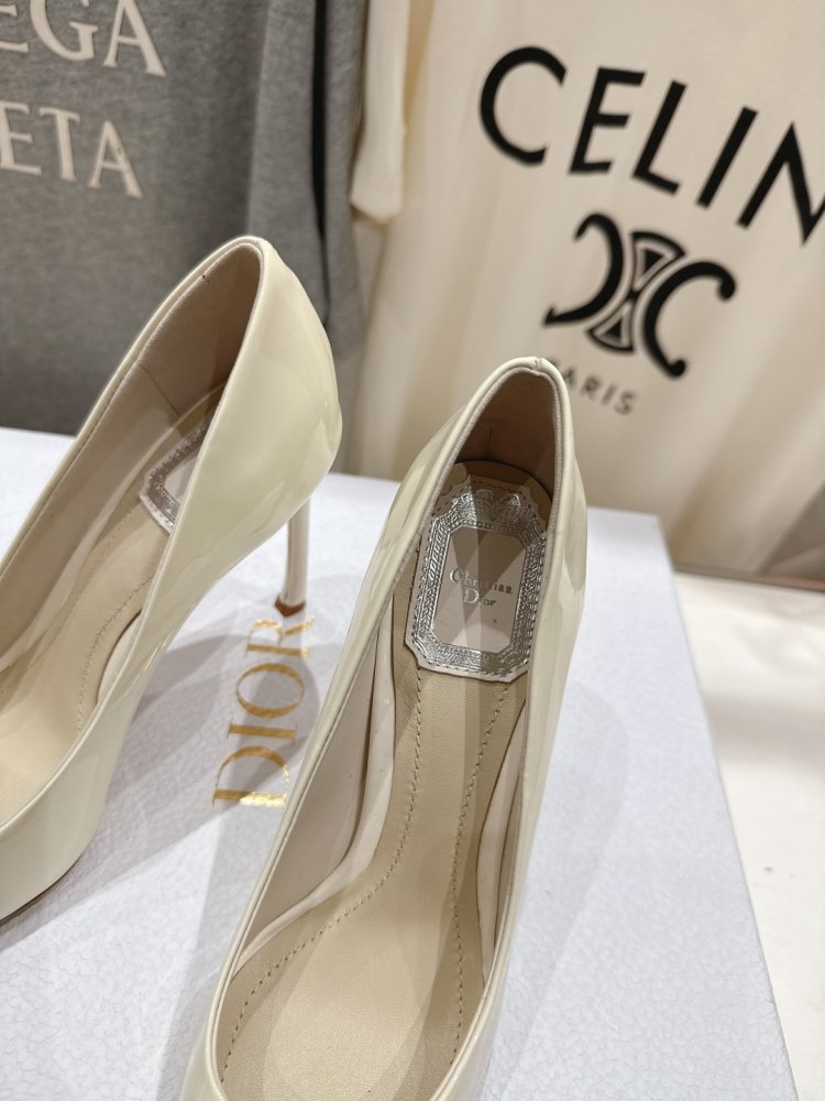 Shoes boats on high heel фото 6