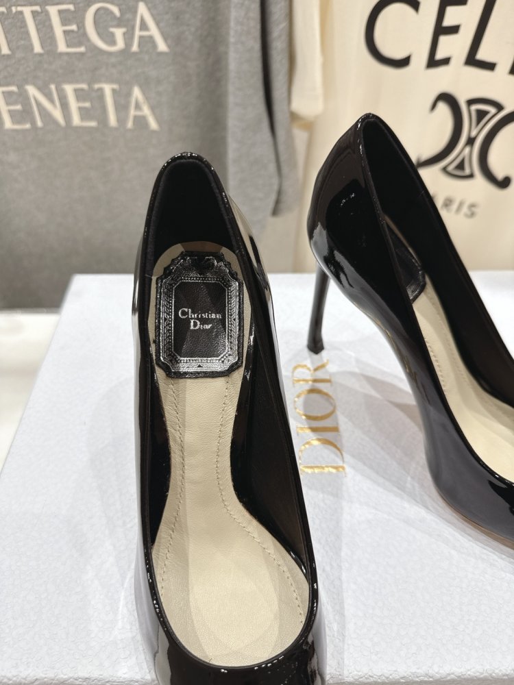 Shoes boats on high heel фото 6