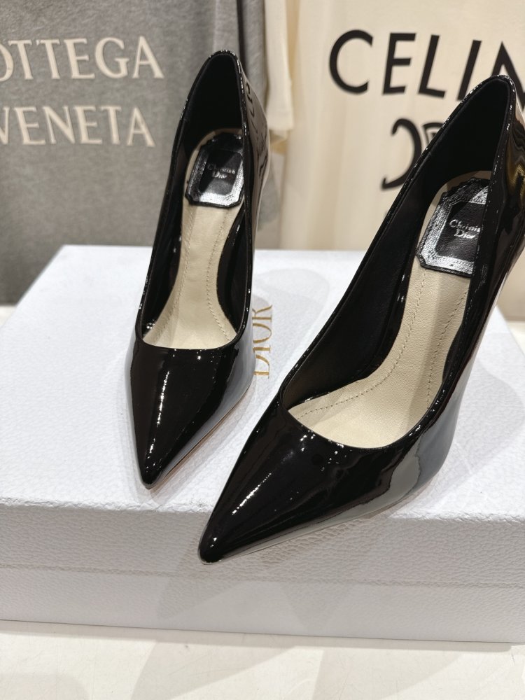 Shoes boats on high heel фото 7