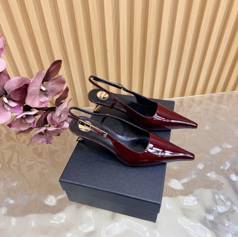 Туфлі човники з гострим носком