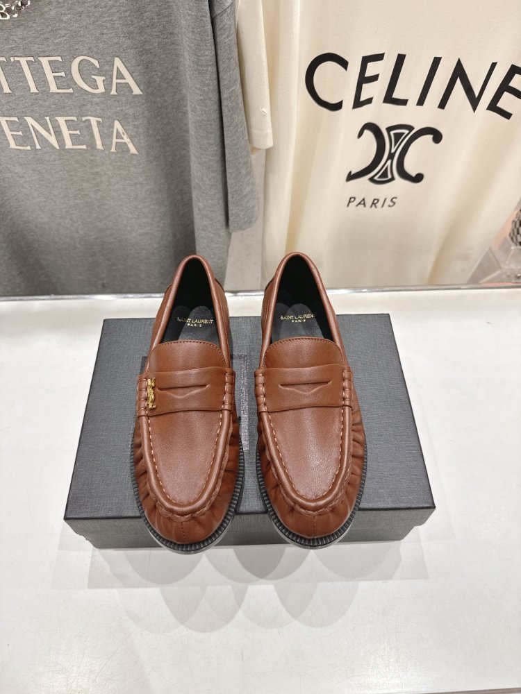 Туфлі лоферы шкіряні жіночі