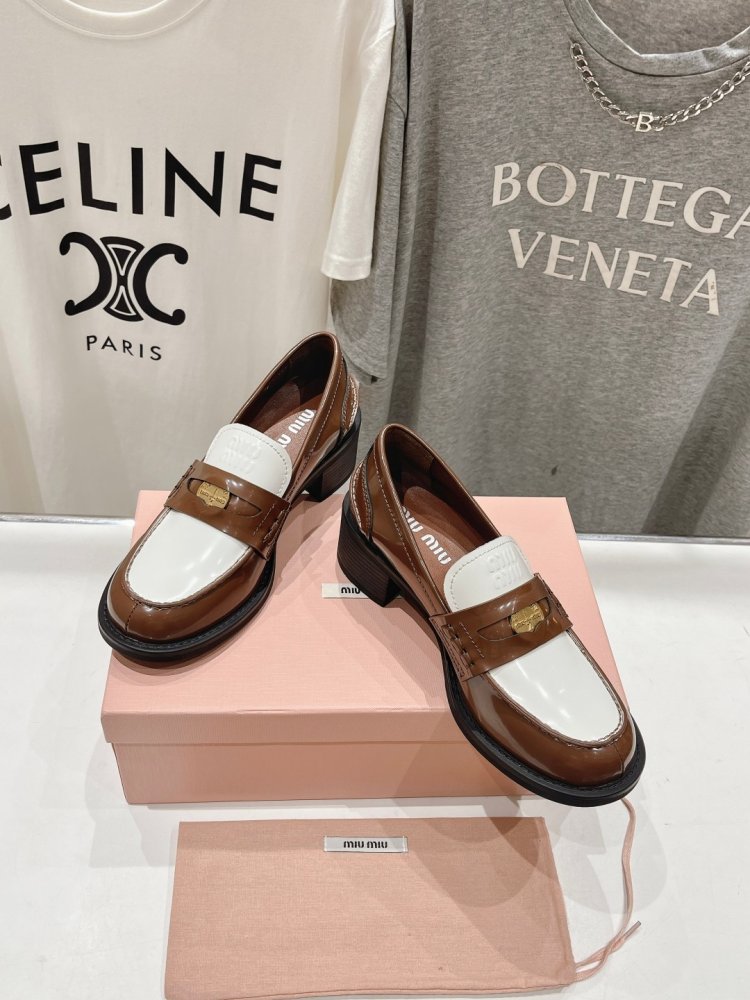 Туфли лоферы кожаные женские фото 2