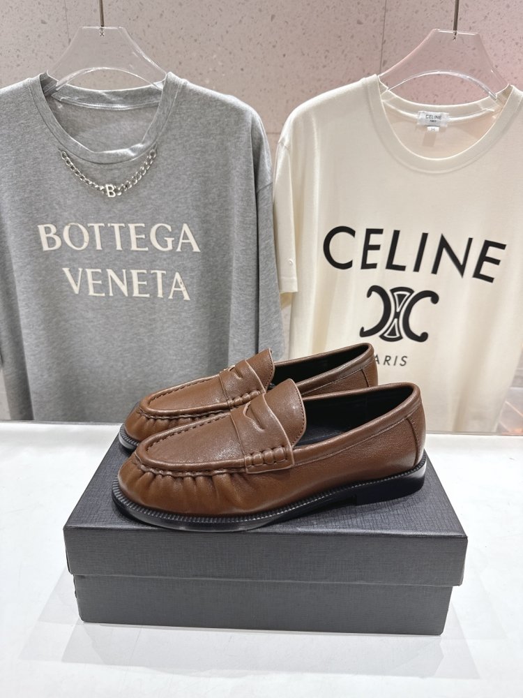 Туфли лоферы кожаные женские фото 3