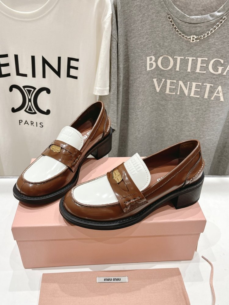 Туфли лоферы кожаные женские фото 3