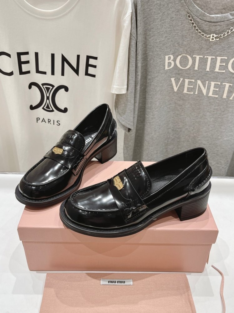 Туфли лоферы кожаные женские фото 3