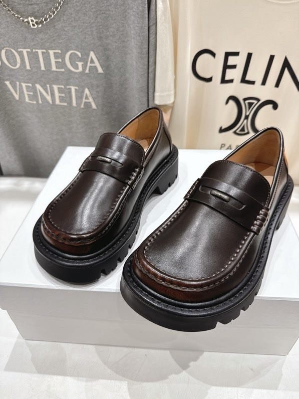 Туфлі лоферы шкіряні жіночі фото 4