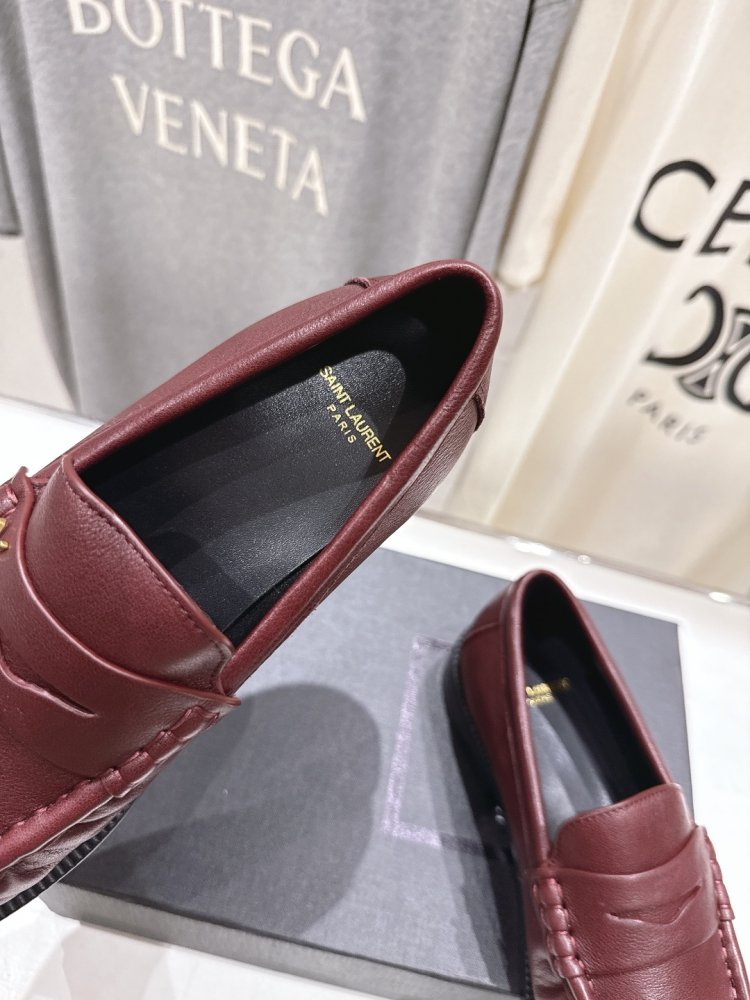 Туфли лоферы кожаные женские фото 6