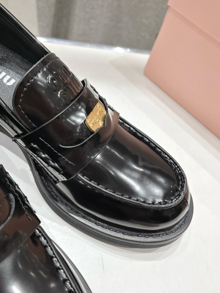 Туфли лоферы кожаные женские фото 7