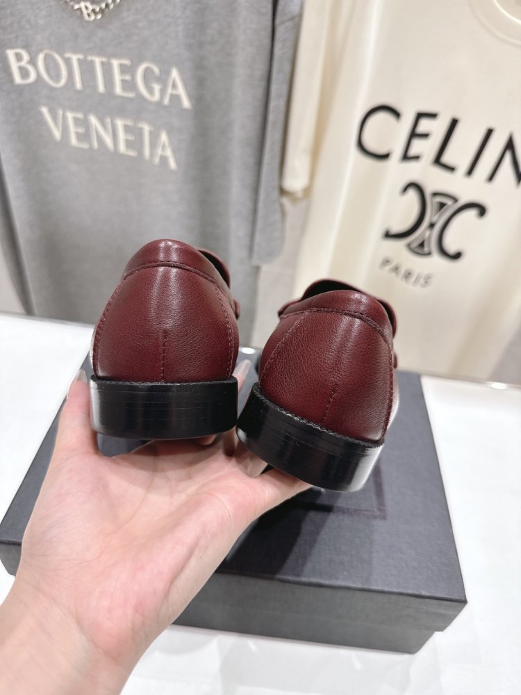 Туфли лоферы кожаные женские фото 8