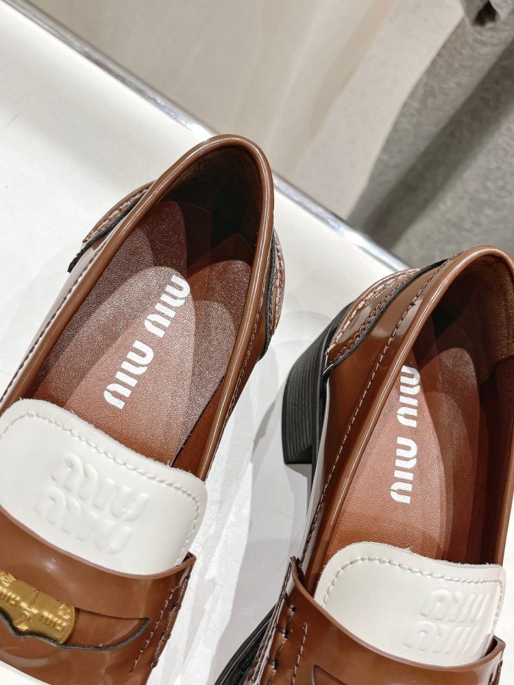 Туфли лоферы кожаные женские фото 8