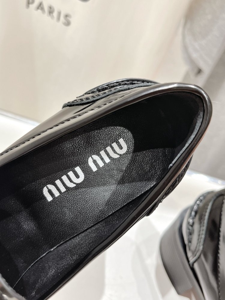 Туфли лоферы кожаные женские фото 8